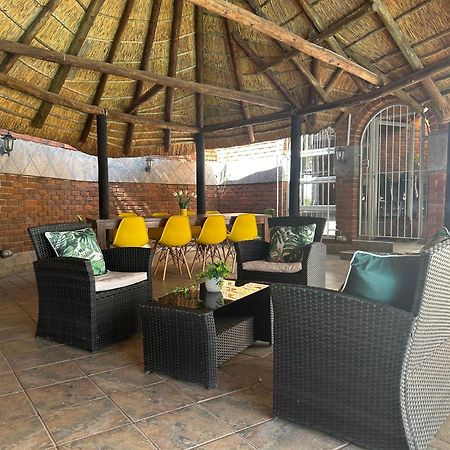 Sibella Guest House Bloemfontein Exterior foto